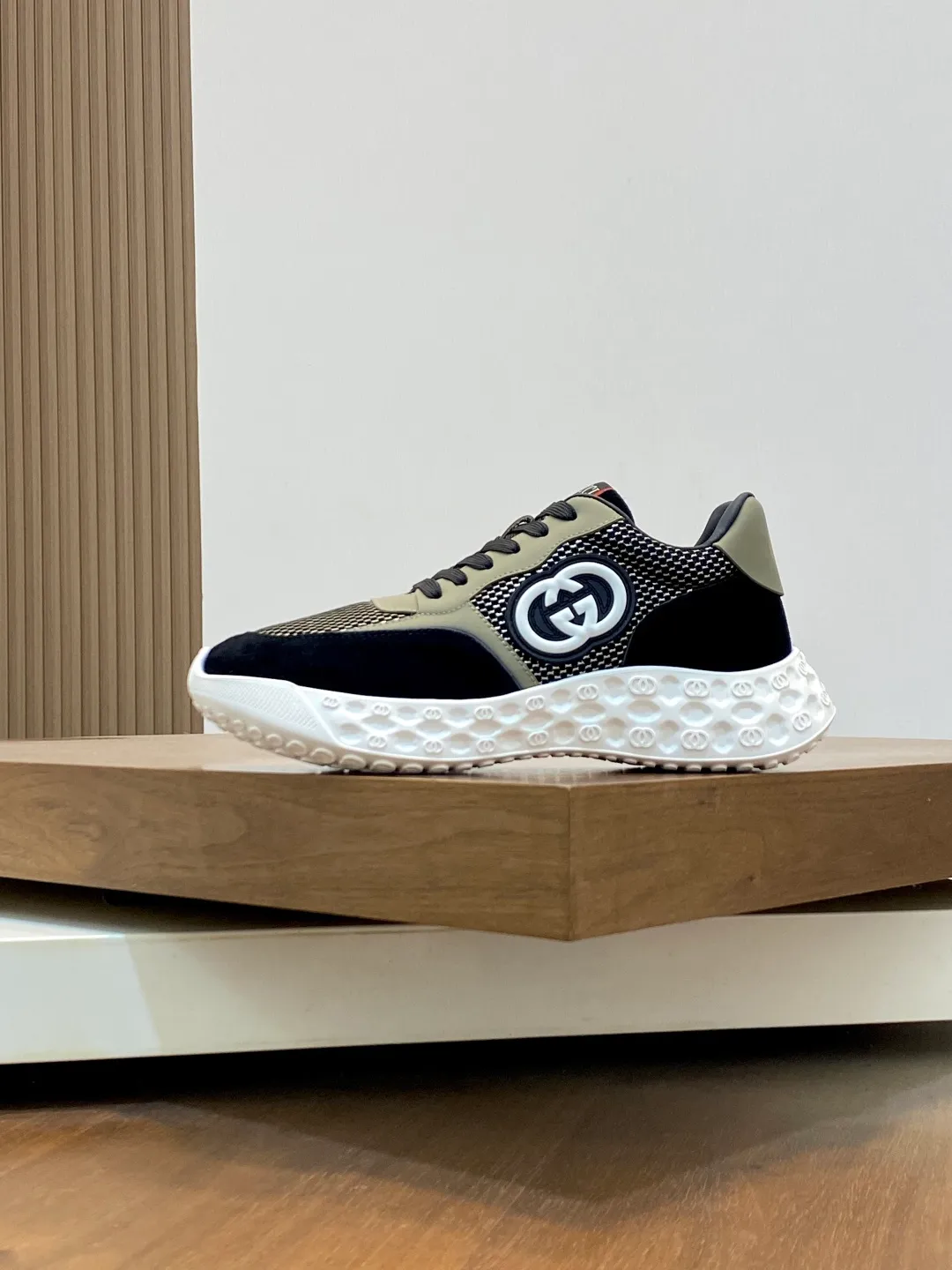 Men's shoes 💰780 [Gucci] Gucci - High-end quality original order - Upper: Napa calfskin, pebbled calfskin, computer embroidered brand totem - Inner: water-dyed cowhide - Outsole: ultra-light TPU·rubber; two-color molded outsole -Super high quality control·Fine workmanship: highlighted (high-end·luxury·grade) -Size: 38-44 (38 45 can be customized)